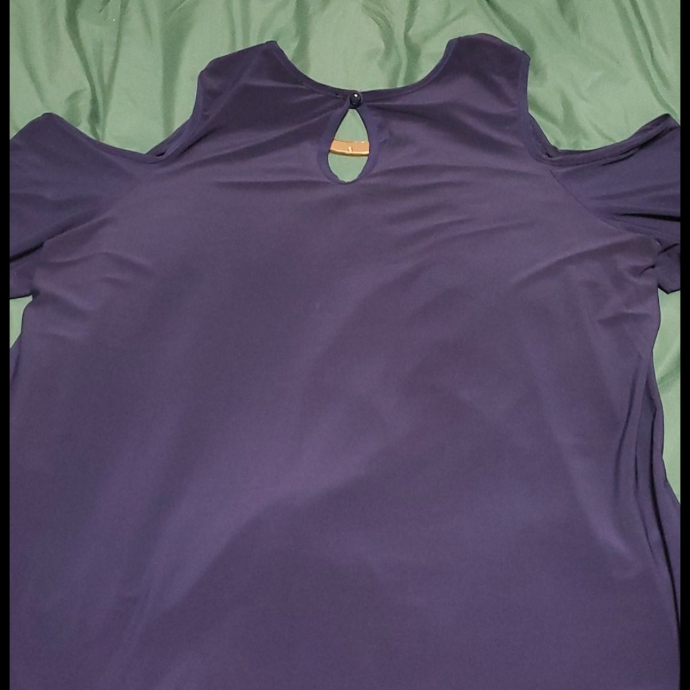 Blue Top - Picture 5 of 9